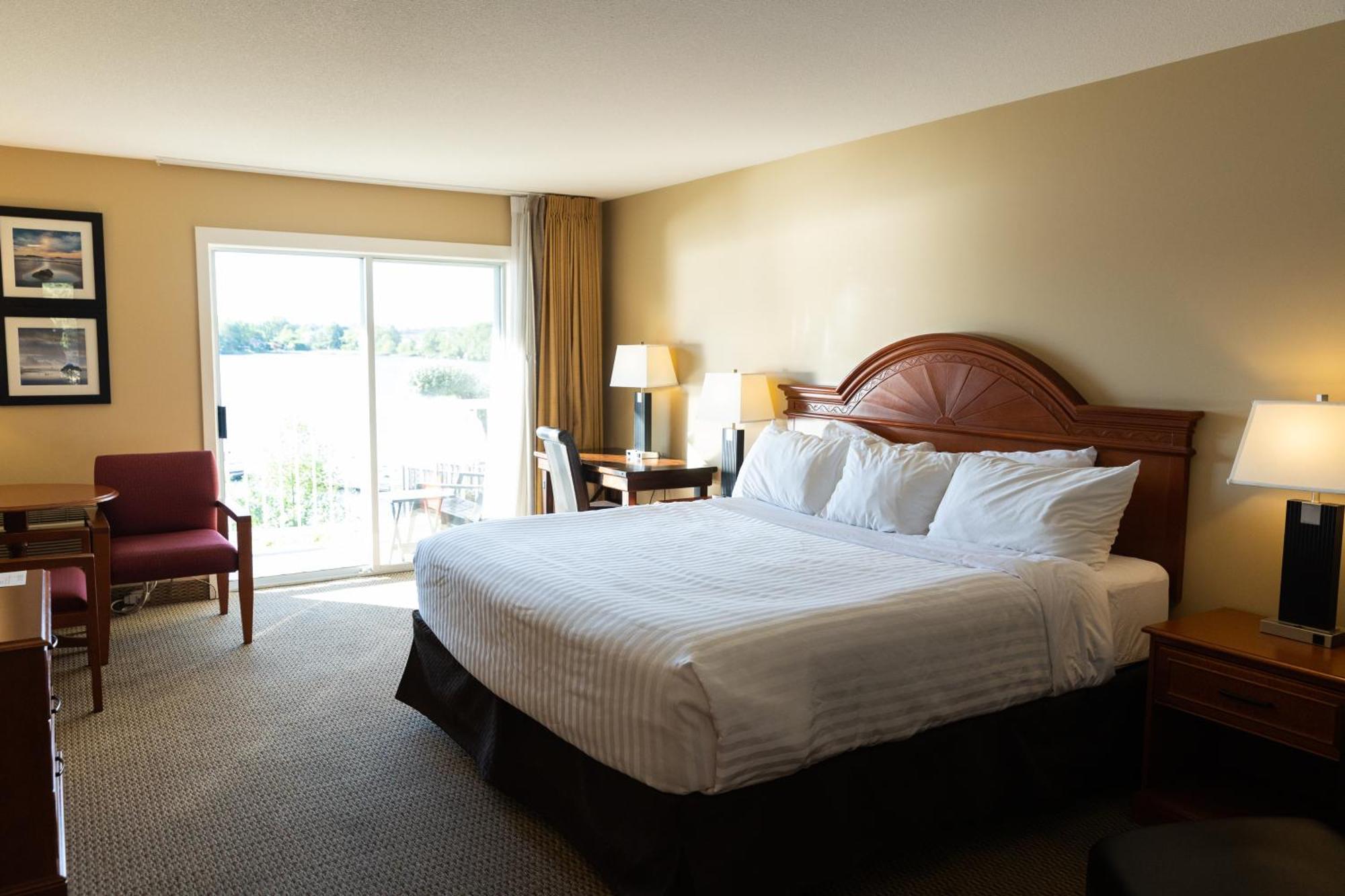 Inn On Long Lake Nanaimo Dış mekan fotoğraf