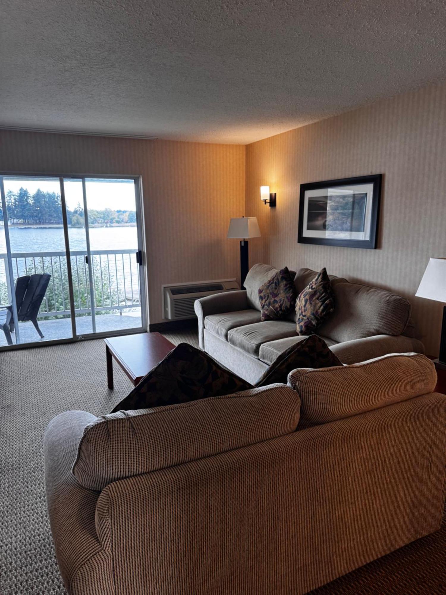 Inn On Long Lake Nanaimo Dış mekan fotoğraf